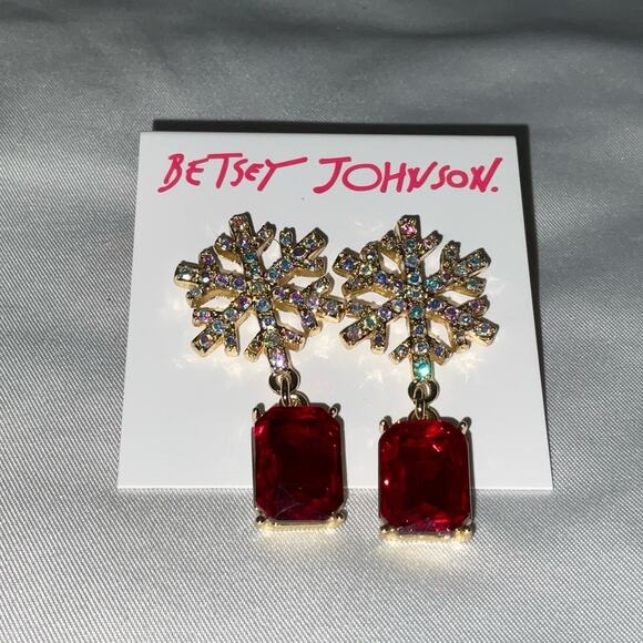 NWT BETSEY JOHNSON WHITE CRYSTAL RHINESTONE SNOWFLAKE RED GEM DANGLE EARRINGS - Picture 2 of 8